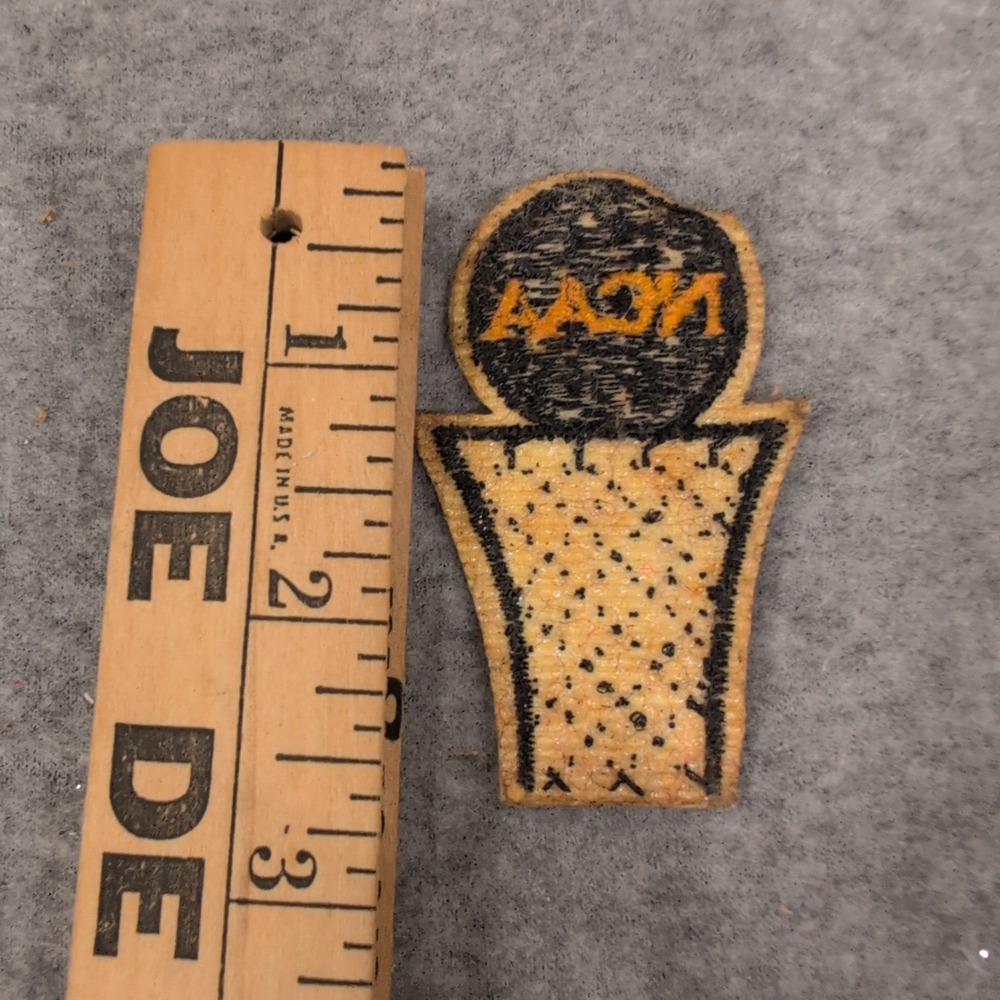 Vintage NCAA Basketball Hoop Net Embroidered Patch Black Gold Collectible VG - Picture 2 of 2